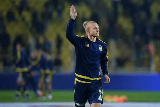 Simon Kjaer'in menajeri o tesislerde