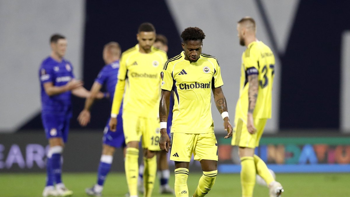 Fenerbahçe'de Fred gelişmesi! 4 maçtır yedek kulübesindeydi... Fenerbahçe'de Fred gelişmesi! 4 maçtır yedek kulübesindeydi...