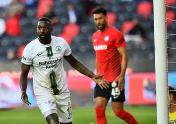 Olay futbolcu Sankhare gönderildi!
