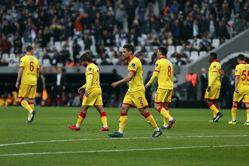 Selçuk’un eşinden Tamer Tuna’ya tepki!