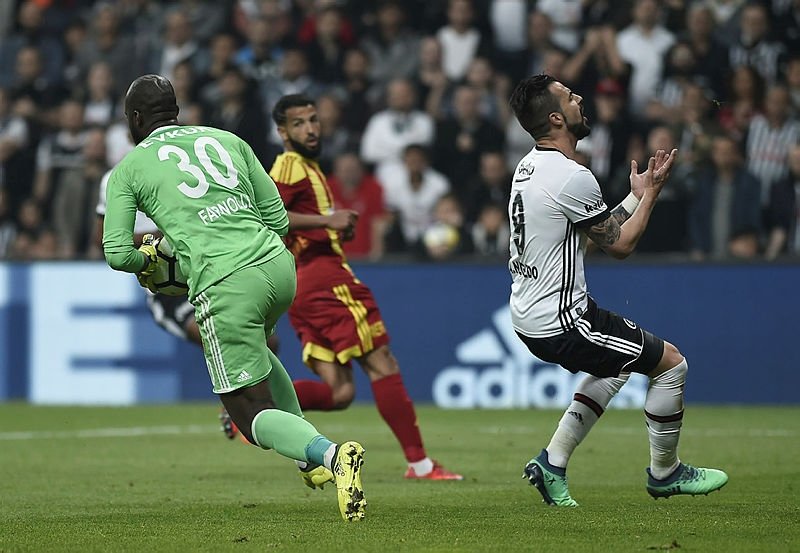 10 yıllık seriyi tarihe gömdü