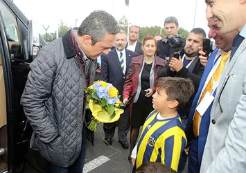 Fenerbahçe, Brüksel'de çiçeklerle karşılandı