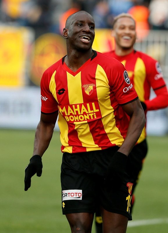 Galatasaray’a büyük müjde! Demba Ba...