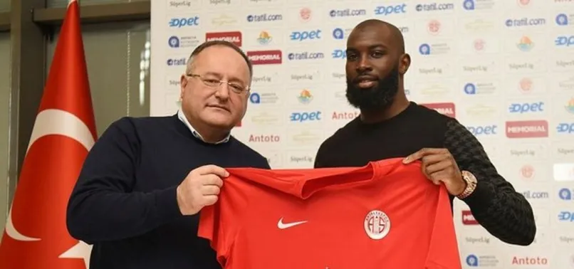 Antalyaspor'un yeni transferi imzayı attı