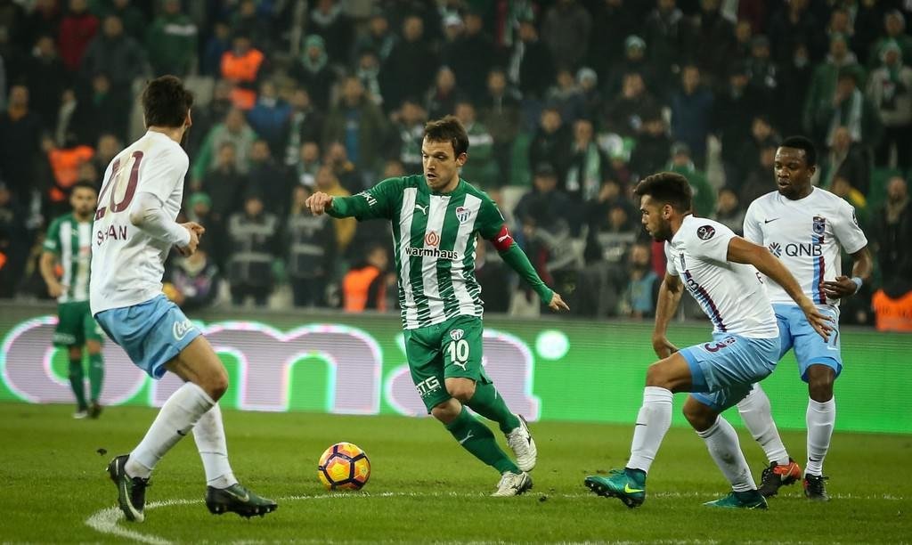 Bursaspor-Trabzonspor karşılaşmasından kareler