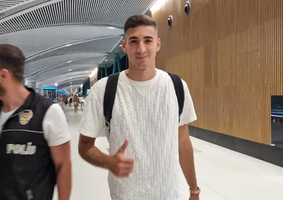 Mert Müldür F.Bahçe için İstanbul'da geldi!