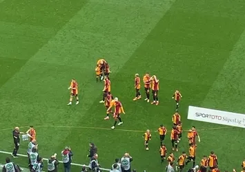Icardi sahaya kızlarıyla çıktı!