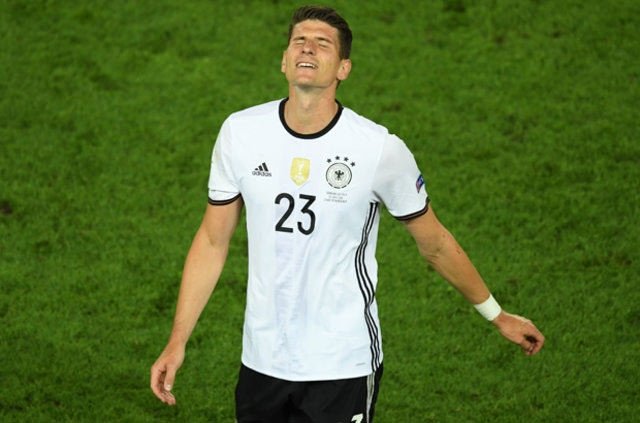 Mario Gomez ne hallere düştü?