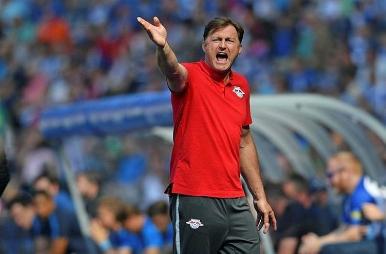 İşte Fenerbahçe’nin yeni hocası! O ismin yardımcısı Dinamo Zagreb maçında tribünde!