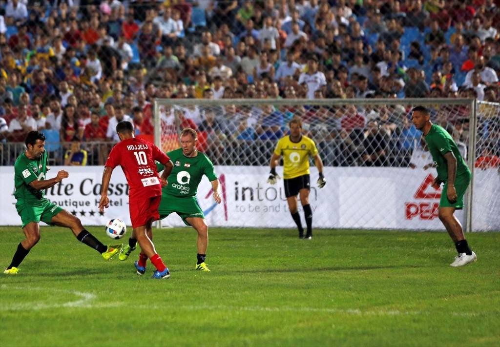 Futbol efsaneleri Lübnan’da rüzgar gibi esti