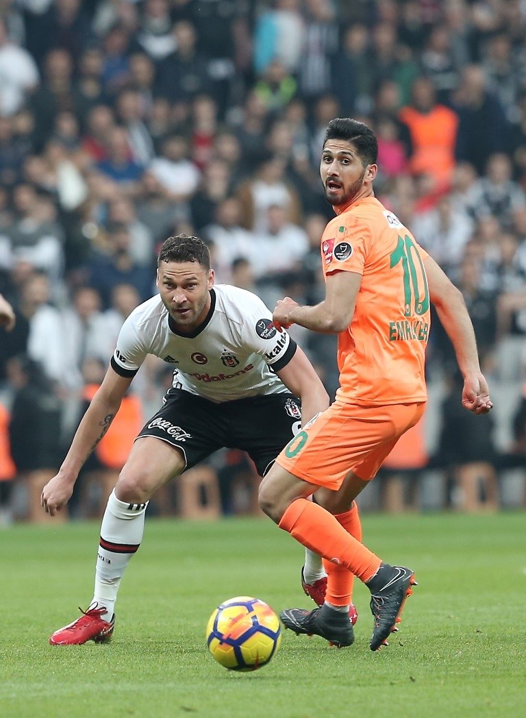 Galatasaray’a Emre Akbaba müjdesi