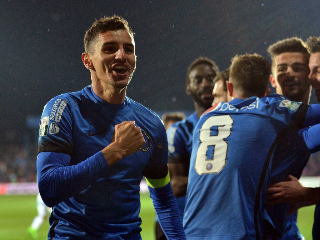 Fenerbahçe sağ bekini Romanya’da buldu