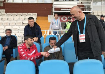 Tokat'ta maç öncesi dezenfektan ikramı