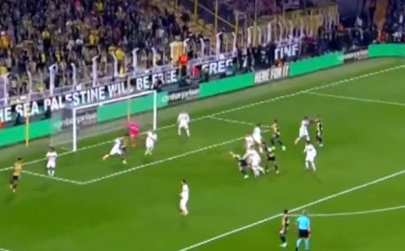 Fenerbahçe Penaltı Pozisyonu Fenerbahçe Penaltı Pozisyonu
