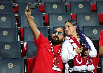 Taraftarlardan milli maça yoğun ilgi