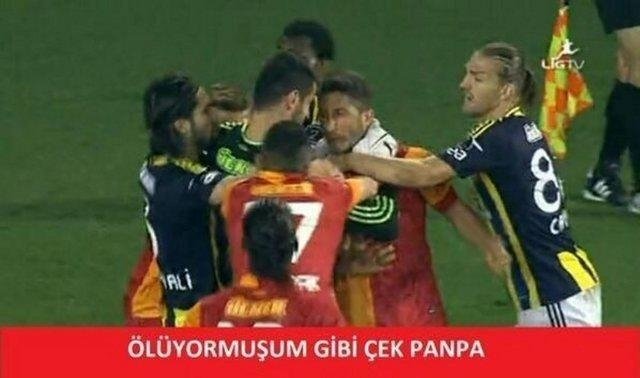 Galatasaray - Fenerbahçe maçının unutulmaz capsleri