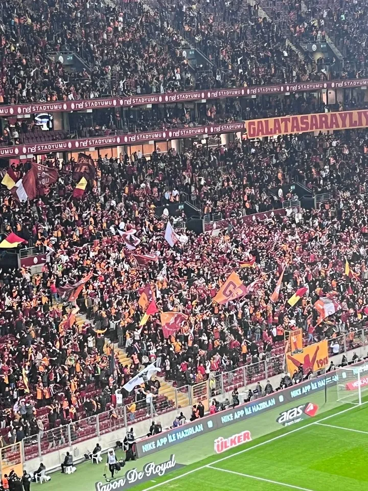 Galatasaray taraftarından Antalyaspor maçı öncesi görsel şov! - 3