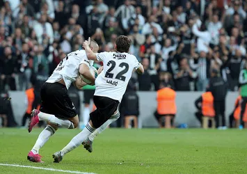 Beşiktaş'ta gemiyi kaptan kurtardı
