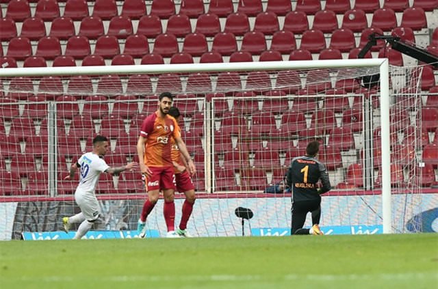Galatasaray’da ortalık karıştı