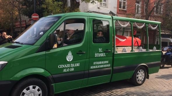 Efsane son yolculuğuna uğurlandı