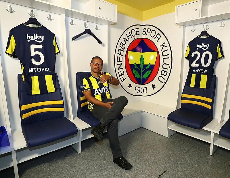 Alex e Souza: "Fenerbahçe üzerine koyarak devam edecektir" - 1