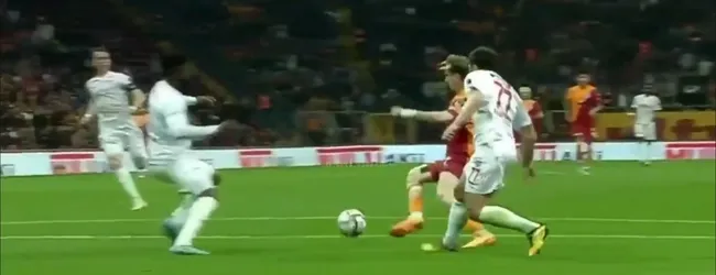 Galatasaray - Sivasspor maçında penaltı kararı! İşte o pozisyon... - 2
