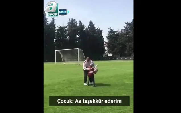 Fatih Terim'den Suriyeli çocuğa sürpriz