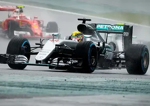 Abu Dabi'de pole pozisyonu Hamilton'ın