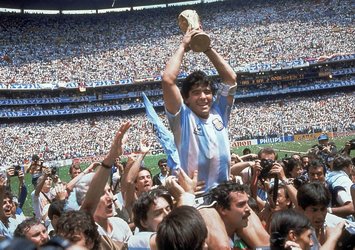 Diego Armando Maradona kimdir? Maradona neden öldü? Maradona kaç yaşında öldü? Maradona kariyeri, başarıları