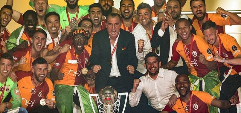 Galatasaray'da Fatih Terim ayrılacak isimleri belirledi! Tam 9 oyuncu...