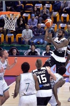 Beşiktaş, Sassari'yi son saniyede yıktı