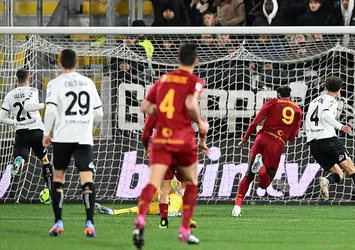Roma deplasmanda galip!