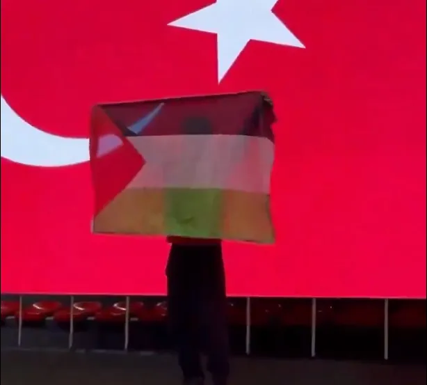 Avrupa şampiyonu olan Necmettin Erbakan Akyüz Filistin'i unutmadı! - 1