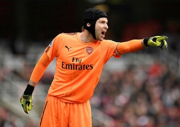 Petr Cech, buz hokeyi takımına transfer oldu