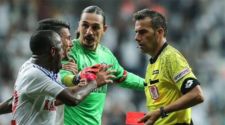 Süper Lig’e hakem hataları damga vurdu