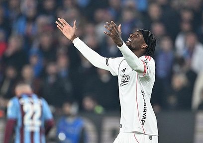 Abraham: Takım arkadaşlarımla gurur duyuyorum!