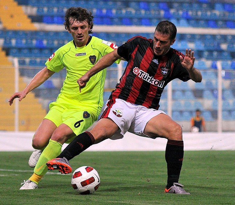 Cenk Tosun her forvetten bir şeyler kaptı