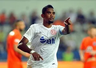 Kartal istiyor Eto'o uçuyor!
