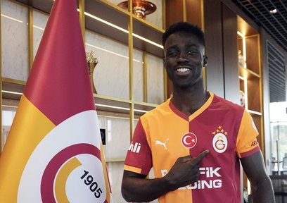 G.Saray yıldız isim ile sözleşme uzattı!