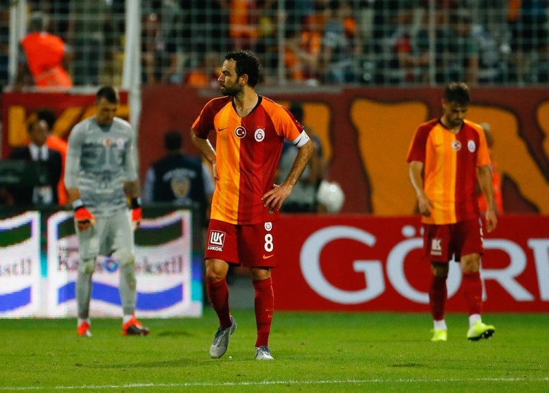 Galatasaray yenildi capsler patladı!