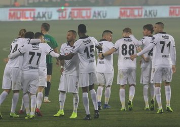 Beşiktaş ikinci yarıya galibiyetle başladı