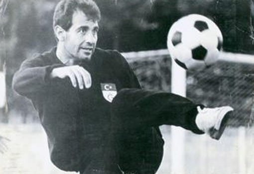 Metin Oktay futbolu Fener formasıyla bırakmıştı!