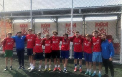 Ukrayna’dan gelen 12 genç, Sivasspor antrenmanında