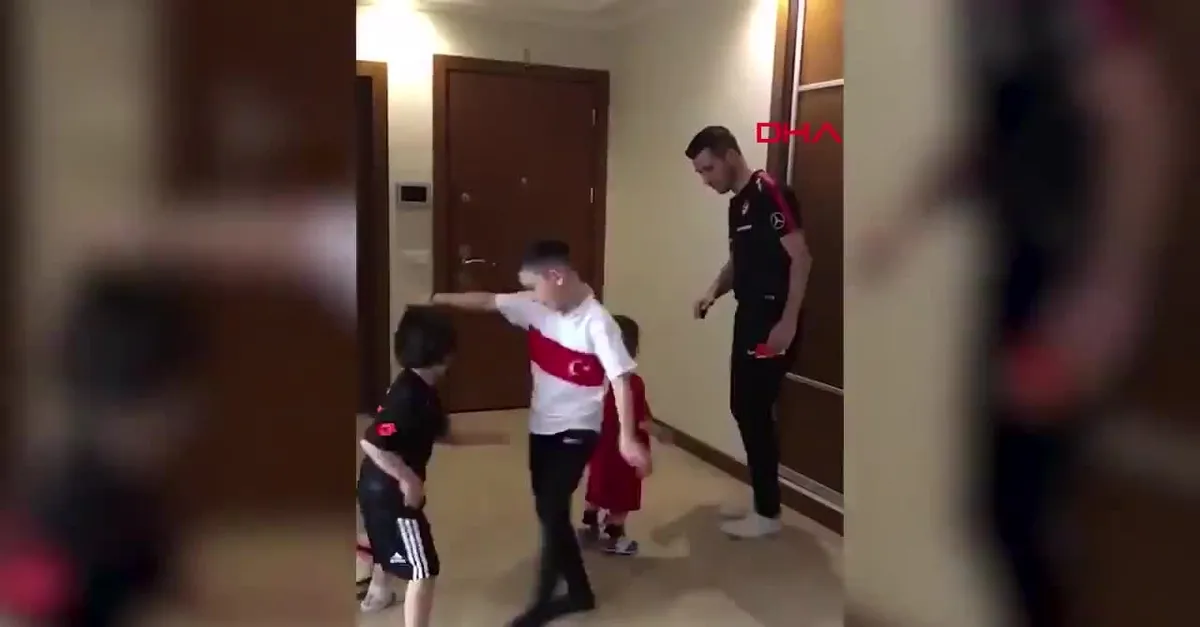Ali Palabıyık'tan evde kal çağrısı