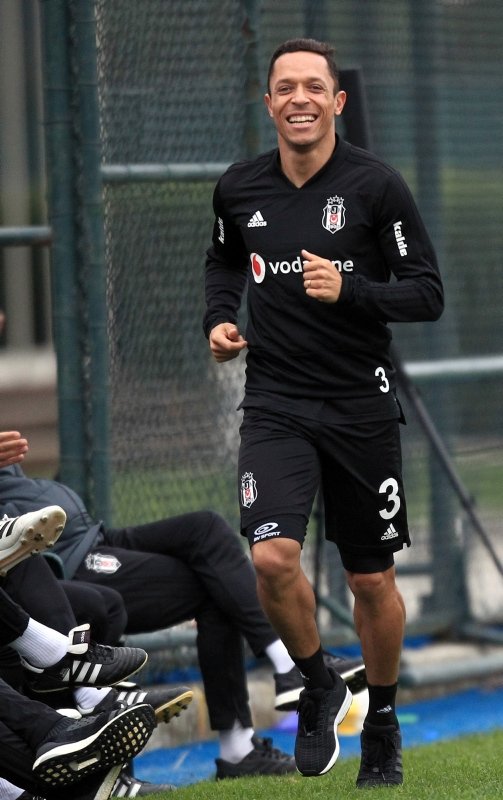 Adriano’ya Japonya’dan talip var!