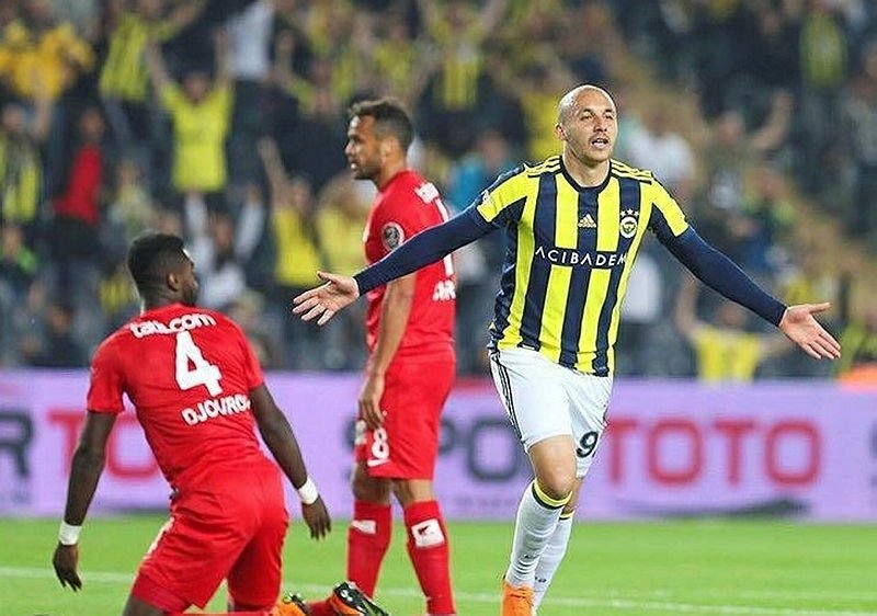 Fenerbahçe Aatif transferini duyurdu!