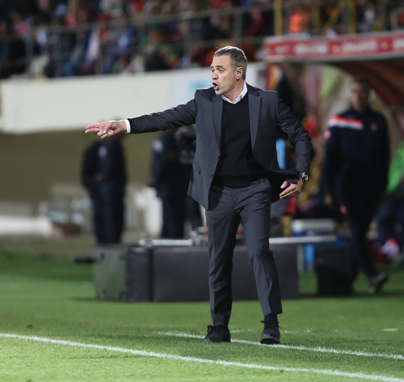 Ahmet Çakar’dan Ersun Yanal’a şok sözler!