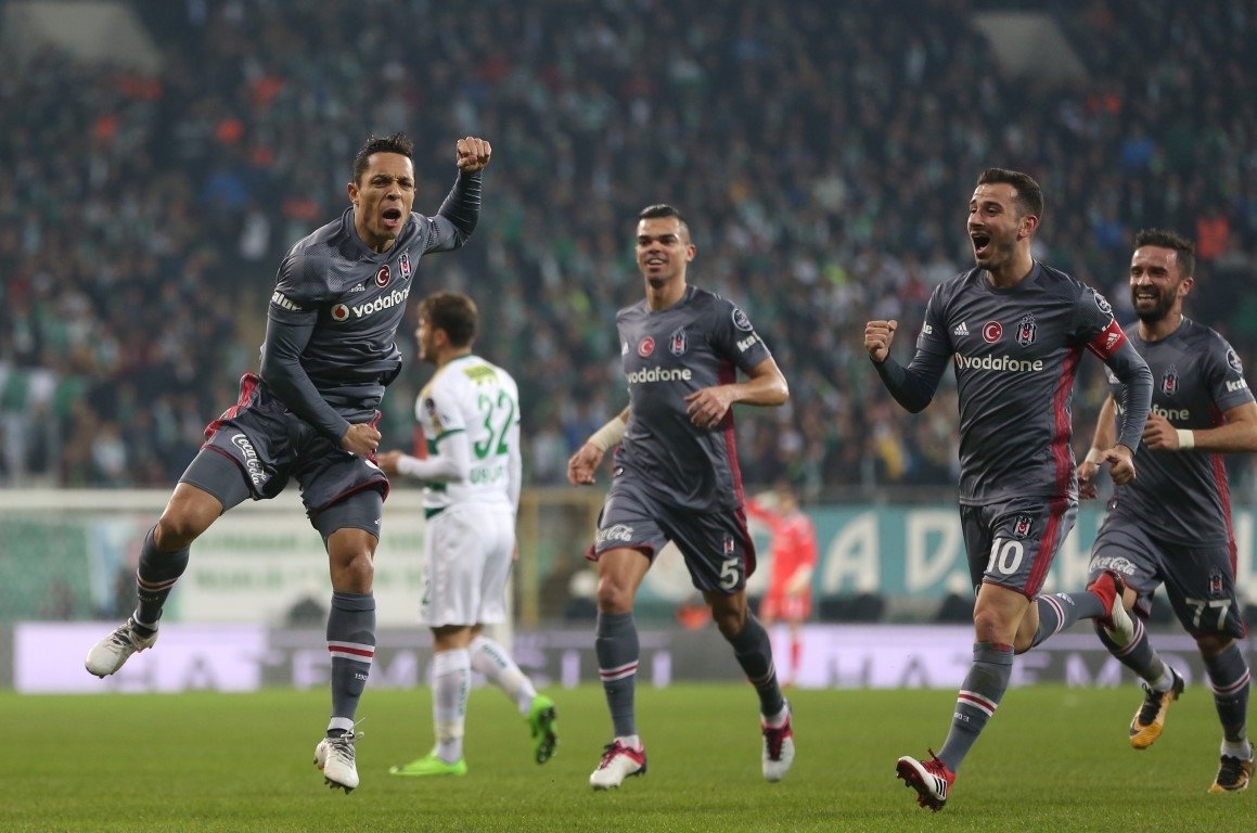 Oğuzhan Özyakup Newcastle yolcusu!