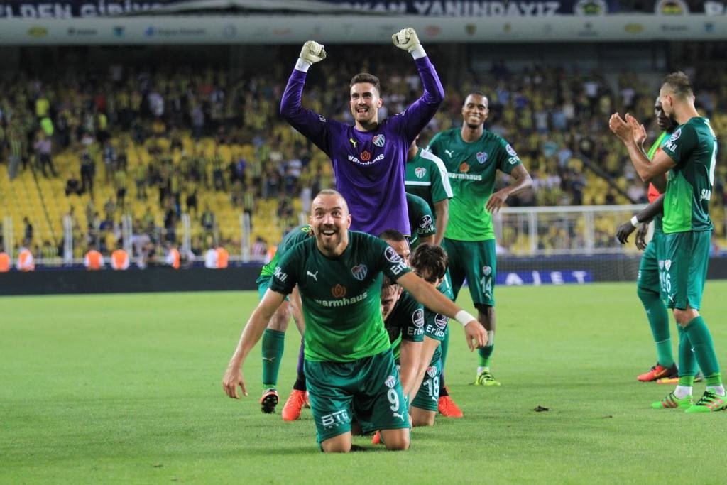 Kadıköy’de timsah yürüyüşü!