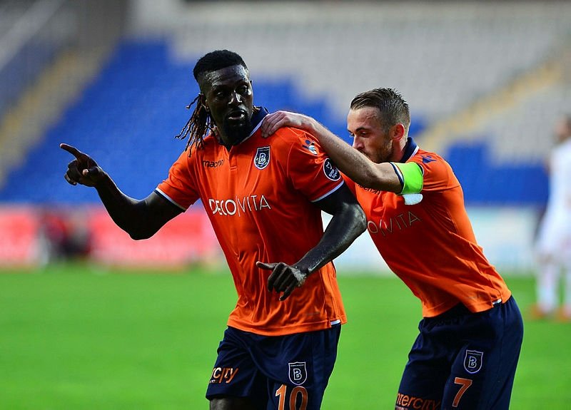 Adebayor için bir kez daha!